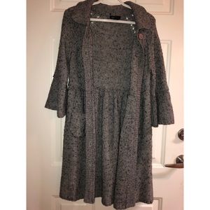 BCBGMaxAzria Mid Sleeve Sweater!!